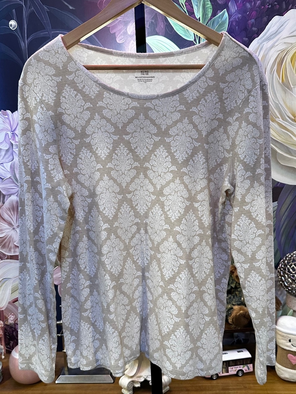 White Stag XL 16-18 100% Cotton Damask Print Shirt Boho Cottagecore Beige White
